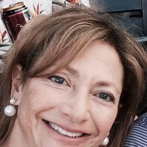 Meet your Posher, Elissa